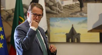 Carrilho fala em "purga política cirúrgica"