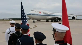 Xi Jinping já aterrou nos Estados Unidos e vai recebido por Trump
