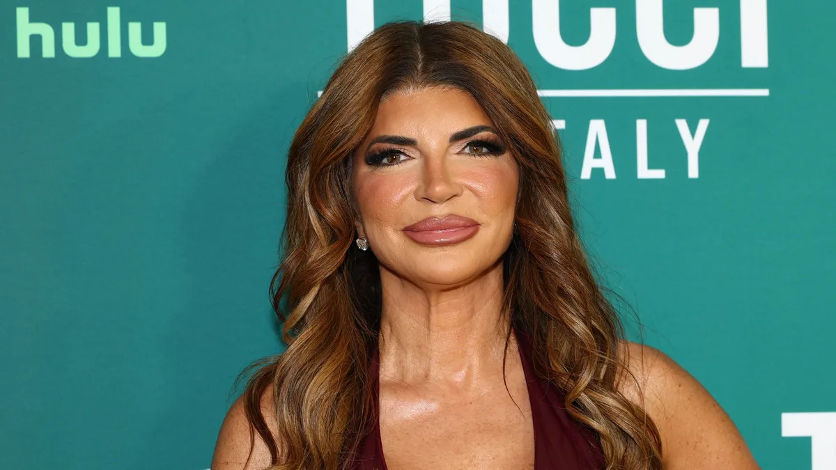 Reality Star Looks Nearly Unrecognizable in Makeup-Free Photo