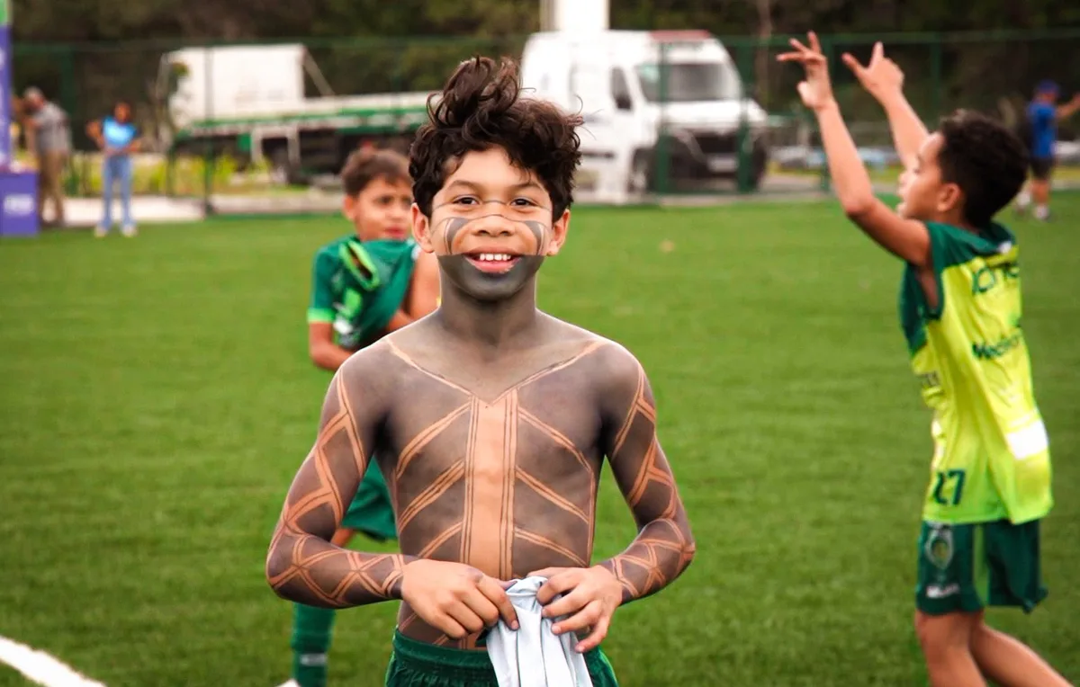“Grande Futuro”, tupiniquim que viralizou por jogar com grafismo no corpo, conquista primeiro título oficial
