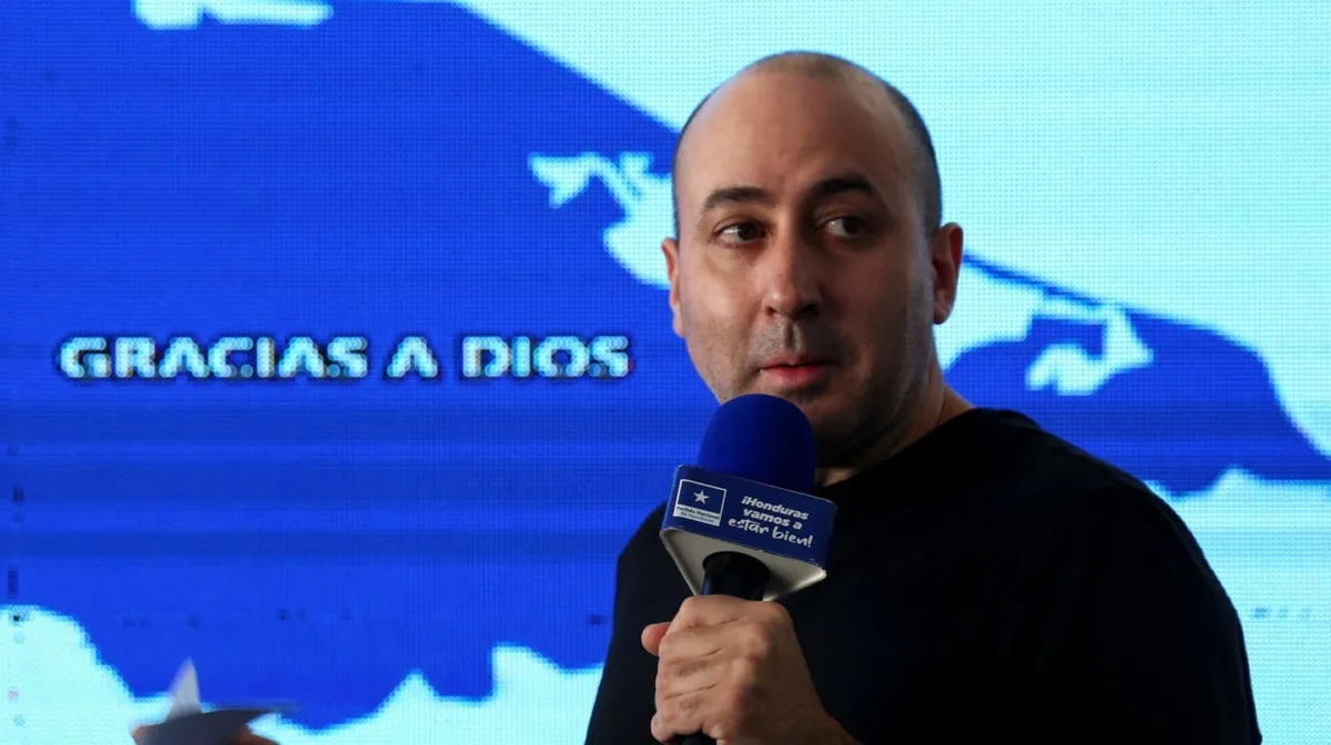 La Justicia boliviana abre el celular de Fernando Cerimedo para buscar pruebas sobre el intento de femicidio de su exnovia