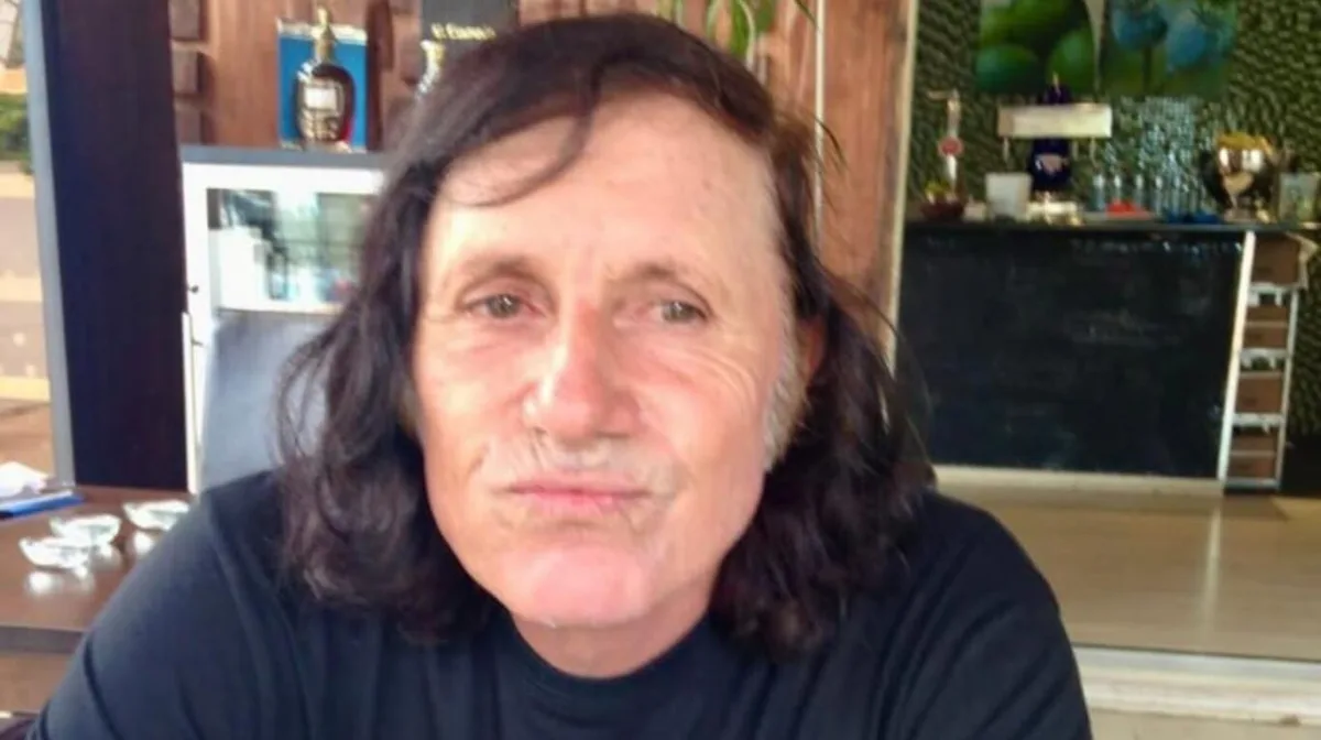 La torta que recibió Guillermo Vilas para festejar su cumpleaños número 74 junto a su familia