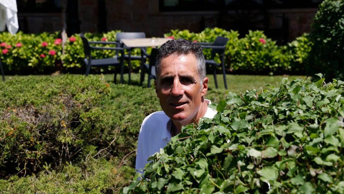 Miguel Indurain, exciclista: "Antes, durante la etapa, no nos tomábamos barritas ni geles, sino bocadillos"