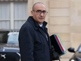 Laurent Nuñez dénonce des propos antisémites d’une commerçante en Isère, une enquête ouverte