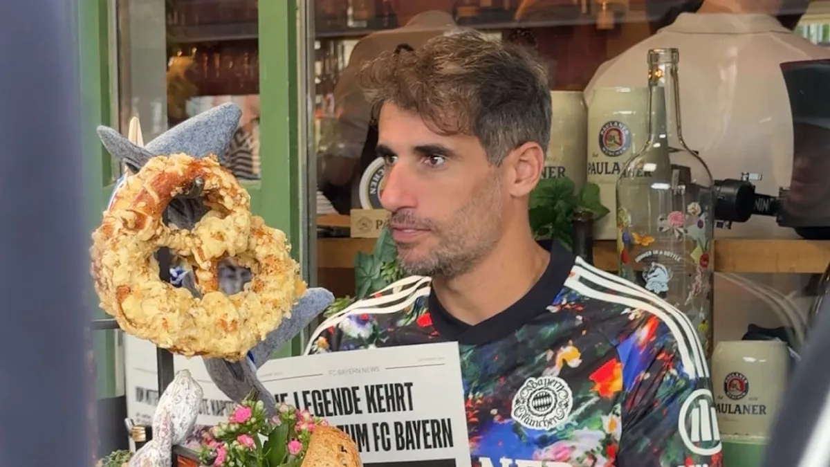 Was macht er denn in München? - Ex-Bayern-Star am Viktualienmarkt aufgetaucht!