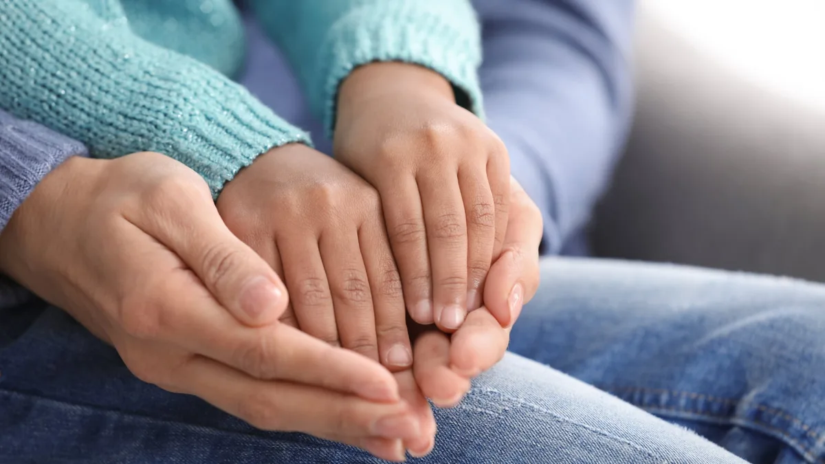 Adopción: el proyecto que busca dar prioridad a las familias de tránsito después de un año