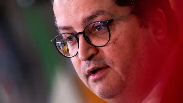 Governo estima que Portugal continuará a ter "excedente reduzido" em 2027