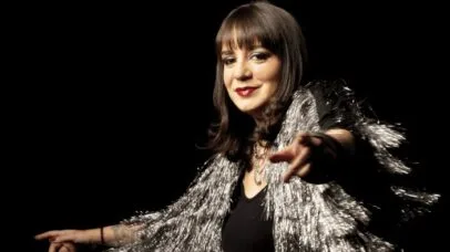 Linda Ramalho revisita ‘Doce Vampiro’, de Rita Lee, e anuncia show em São Paulo