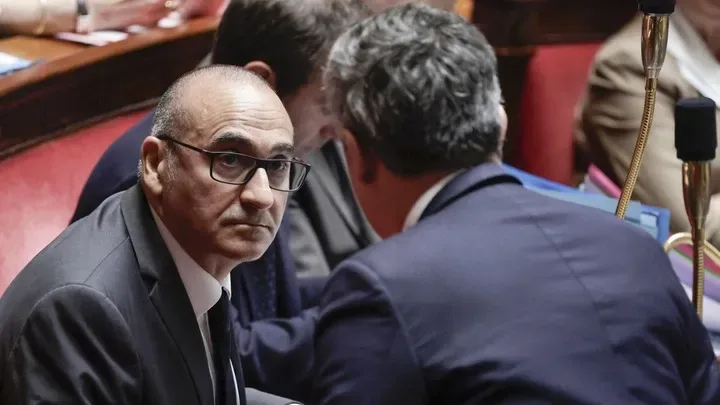 Darmanin vs Nuñez