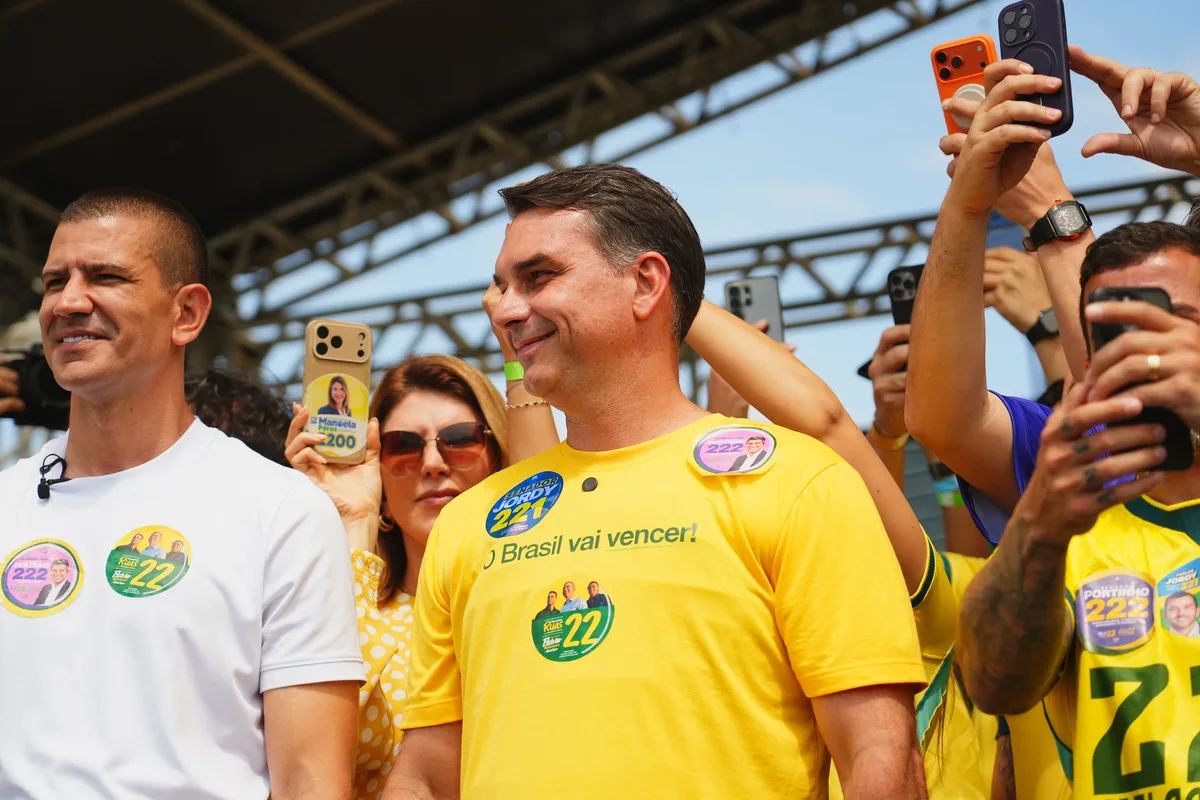 Flávio está numericamente à frente de Lula no 2º turno, indica Quaest