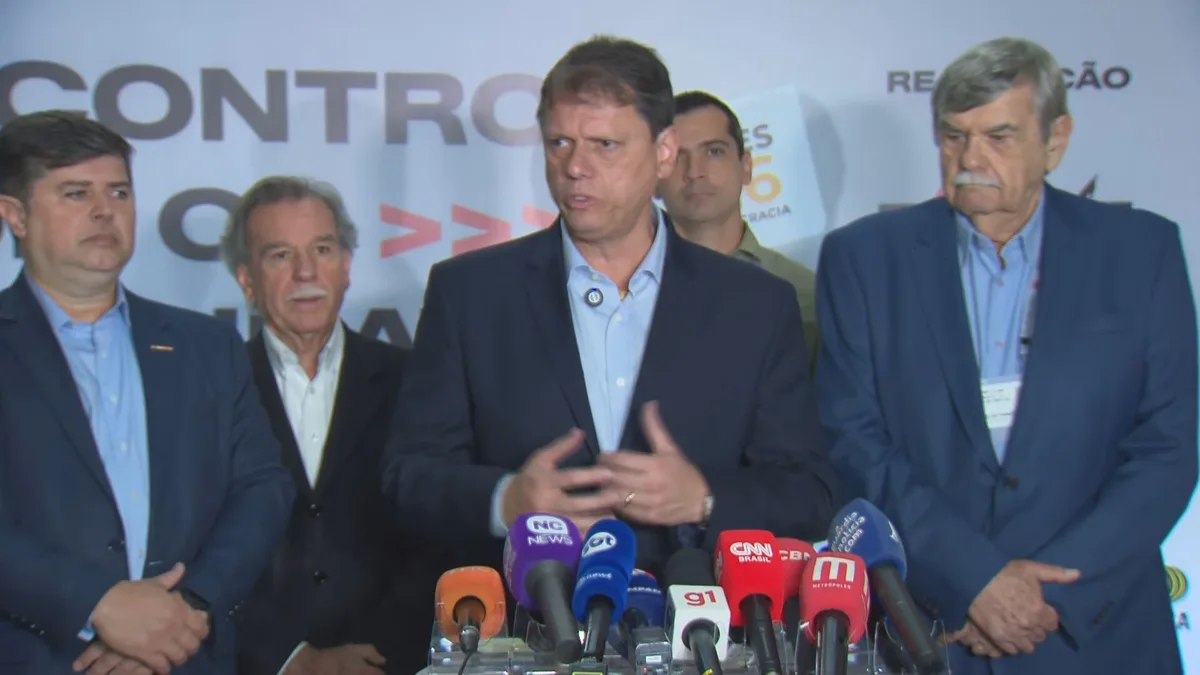 Tarcísio promete renovar benefício fiscal para transporte de cargas em SP e defende pedágio free flow