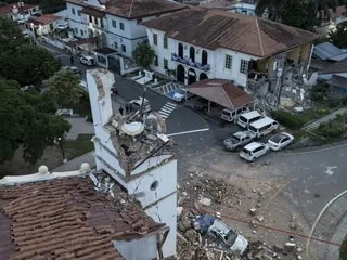 EN IMAGES. Puissant séisme au Panama : des blessés et de nombreux bâtiments « totalement effondrés », selon le président