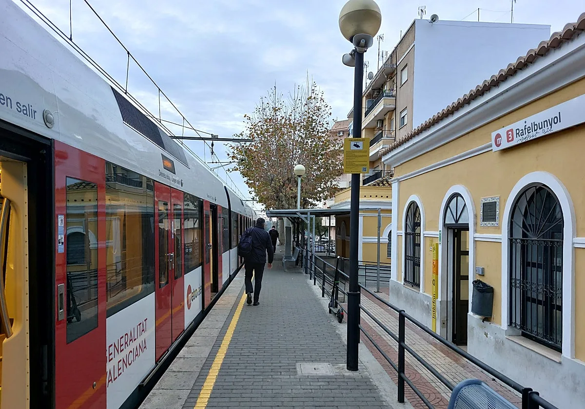 Cómo llegar a los disfraces de Rafelbunyol este viernes 4 de septiembre: horarios especiales de Metrovalencia