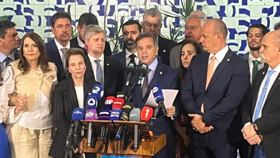 Além do impeachment de Moraes, oposição pressiona por demissões de Andrei e Gonet