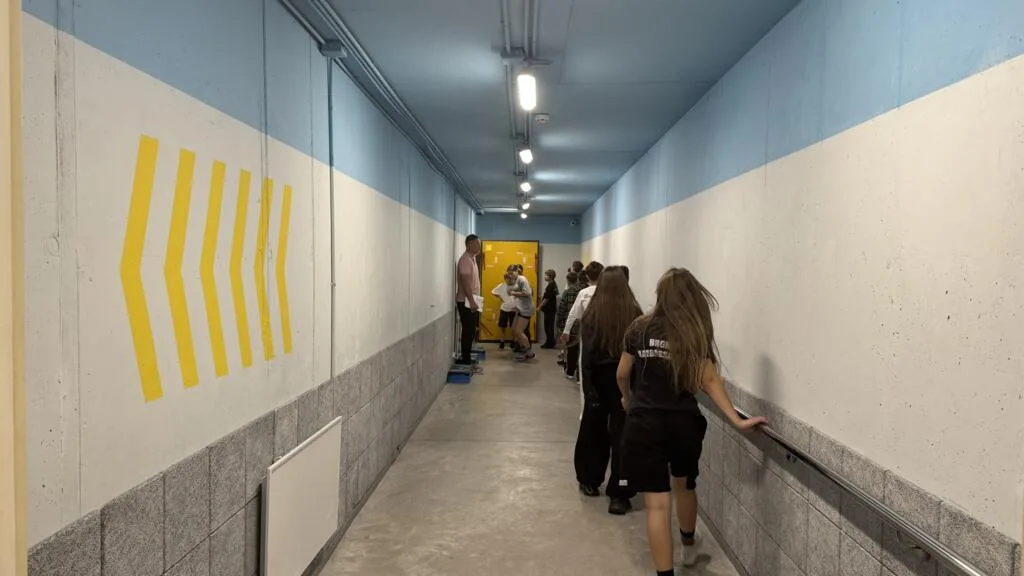 Ucrânia recorre a ‘escolas-bunker’ em Zaporíjia para proteger alunos de ataques russos