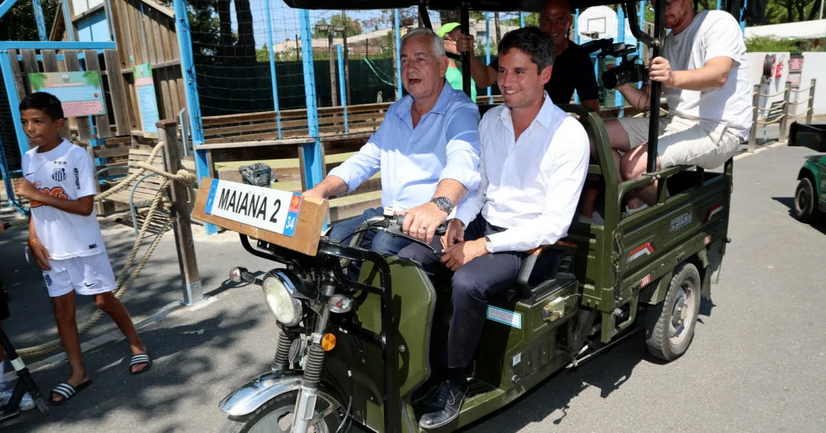 Politique. Tour de France en van, repos... Que font les candidats à la présidentielle pendant leurs vacances ?