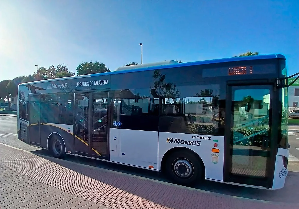 El bus urbano de Talavera estrena este martes la compra y recarga de bonos por internet