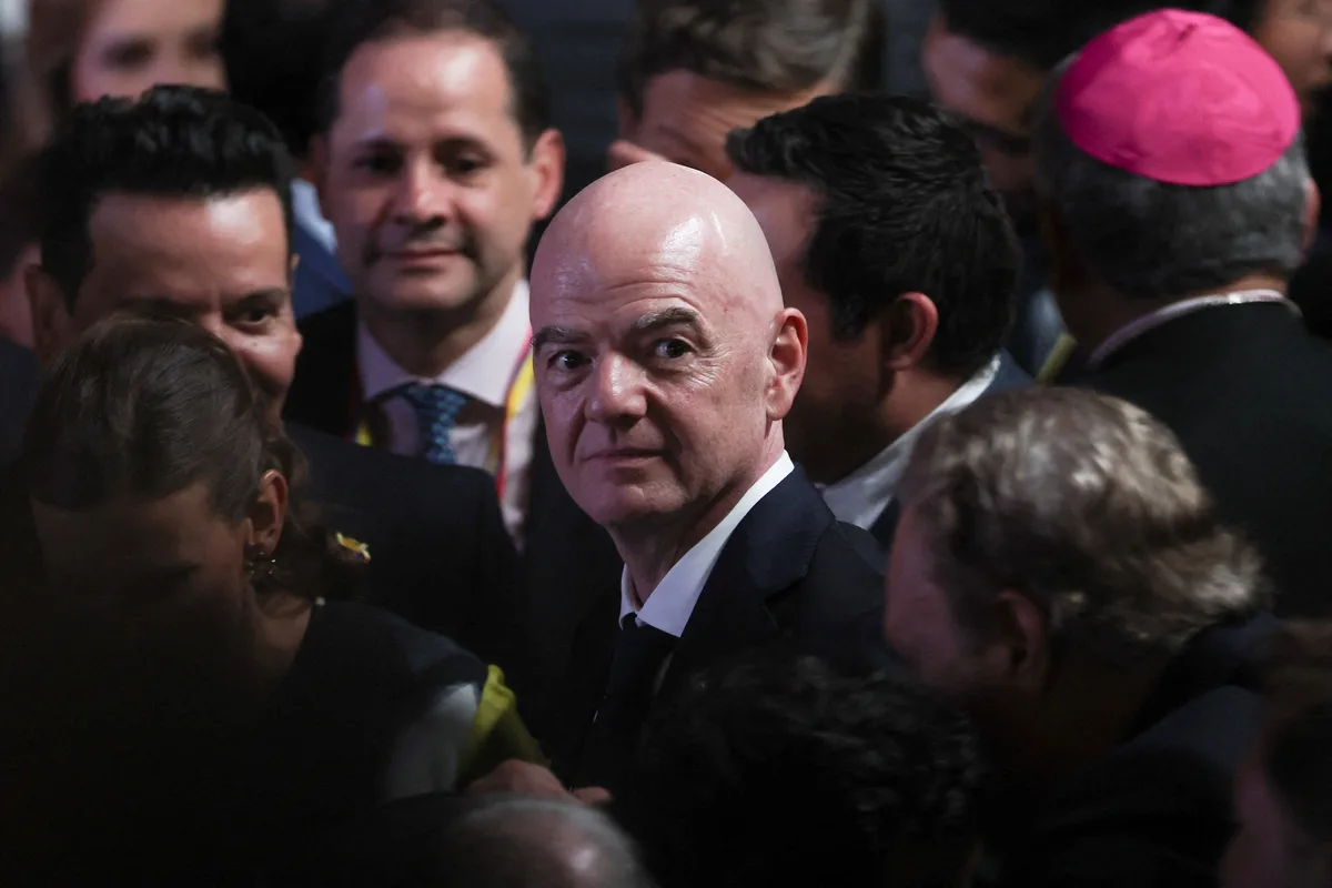 Crisis en la FIFA: despidieron al número 3 del organismo que había desafiado públicamente a Infantino por el plan de venta del Mundial