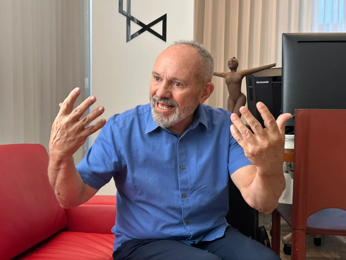Paulo Hartung entra na campanha estadual... do jeito dele