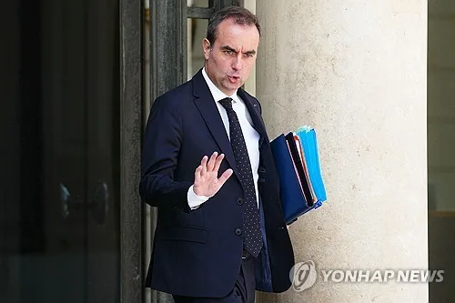 마크롱 측근들, 현 총리 대선 차출론에 '불 지피기'