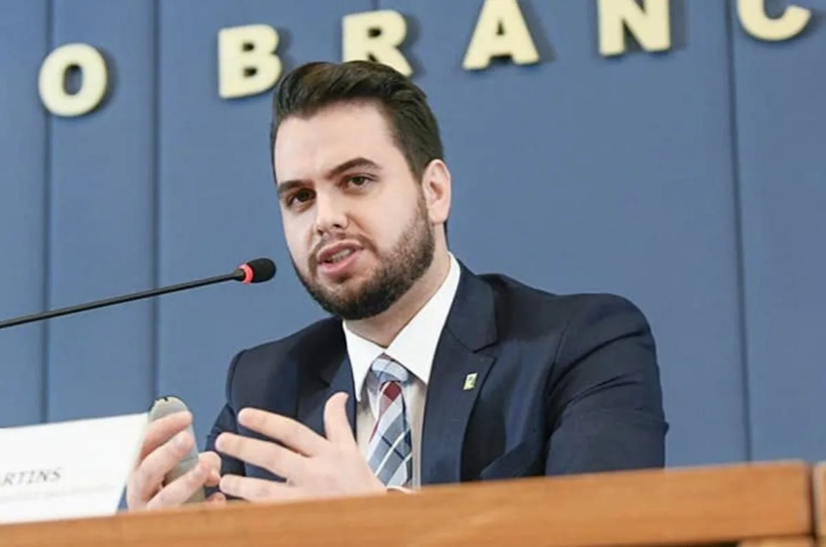 Crusoé: Juiz americano questiona prova usada para prender Filipe Martins