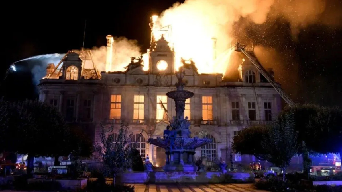 Francia, al borde del estallido: calles arrasadas, edificios incendiados y más de 800 detenidos en una nueva jornada de protestas