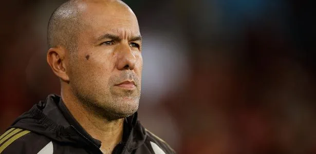 Jardim mostra alívio após jogo atrasado e vê Plata como 'boa solução'