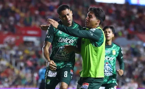 León aprovecha su gran momento y derrota al Necaxa en Aguascalientes