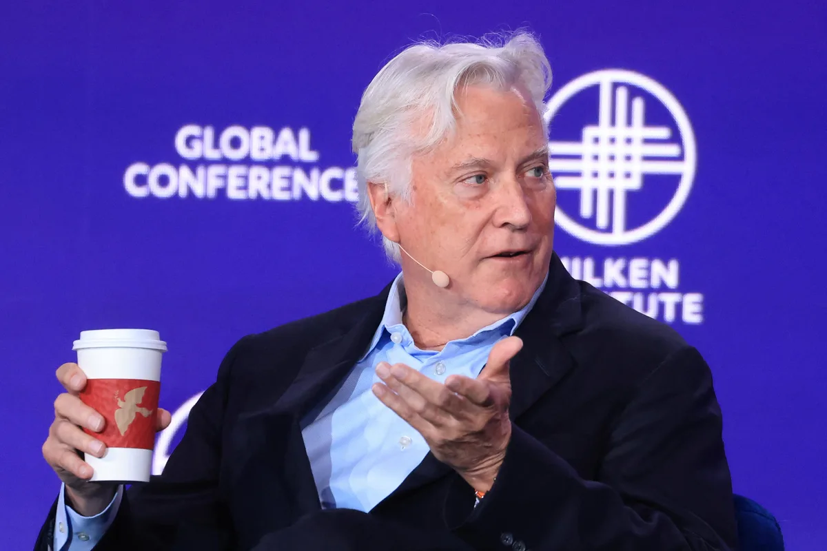 Mark Walter negocia vender su participación en el Chelsea en medio de un escándalo que también salpica a financistas argentinos