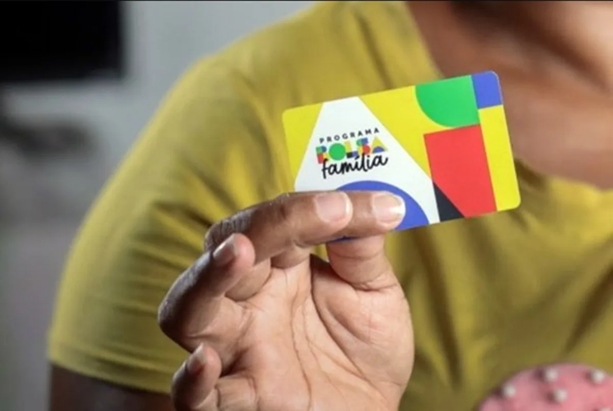 Reajuste do Bolsa Família: entenda o que muda e quando cai pagamento