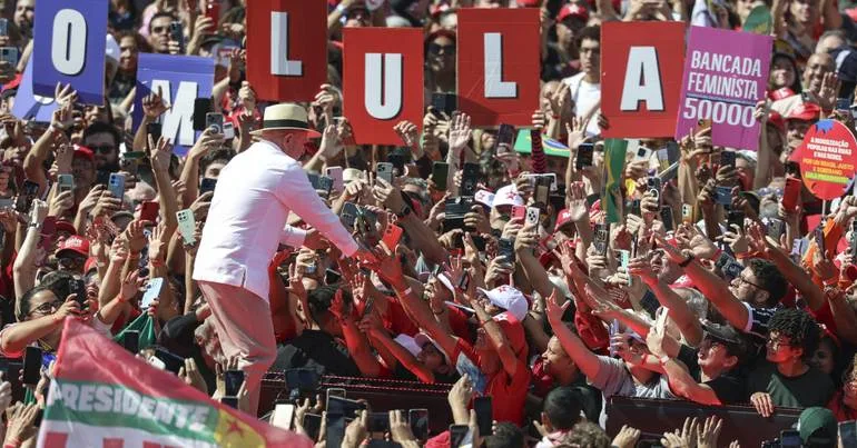 Lula abre campanha no Brasil