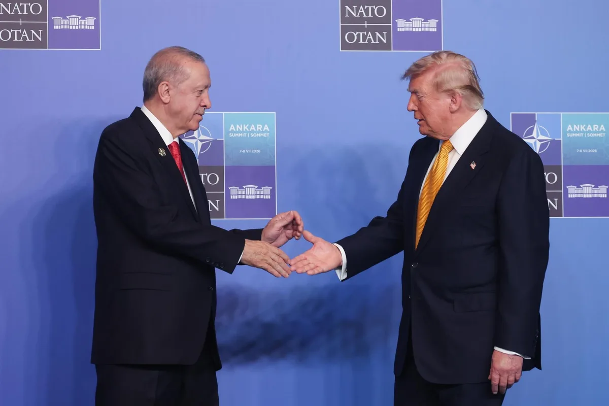 Erdogan pide a Trump que continúe las conversaciones con Irán y "aproveche al máximo" la vía diplomática