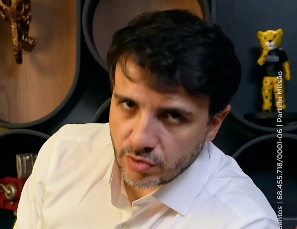 Renan Santos critica CLT e defende trabalho por hora