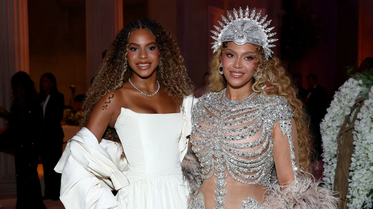 Beyoncé sorprende presumiendo de sus dos hijas en su última aparición: así han crecido Blue Ivy y Rumi, de 14 y 9 años