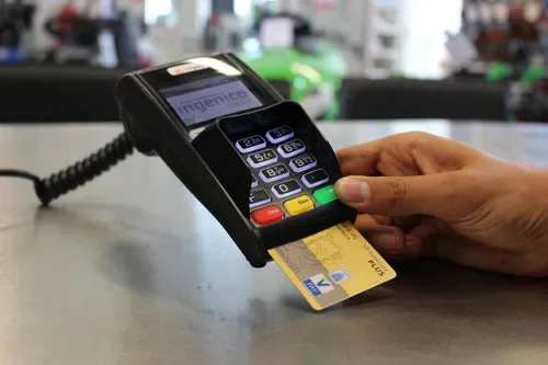 Card skimming warning: Why you should never let your card out of sight
