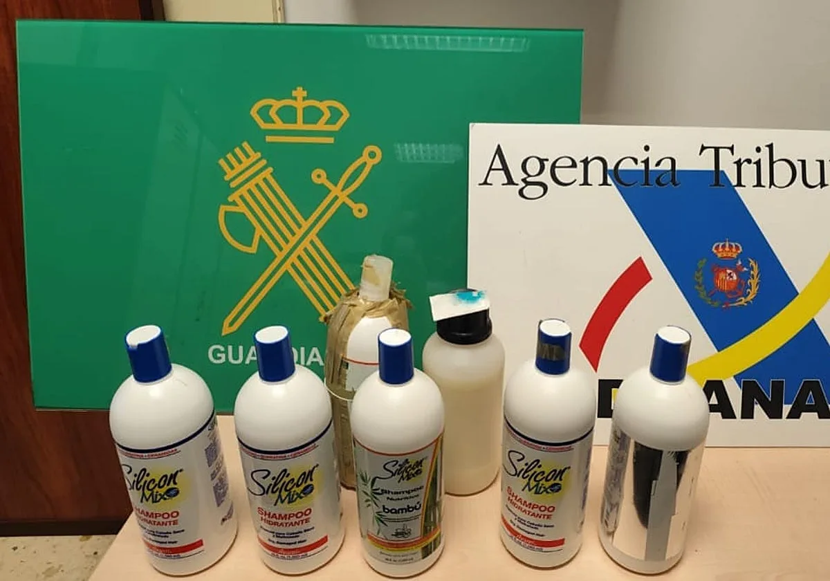 Pillado con cocaína líquida escondida en botes de champú en el aeropuerto de Valencia