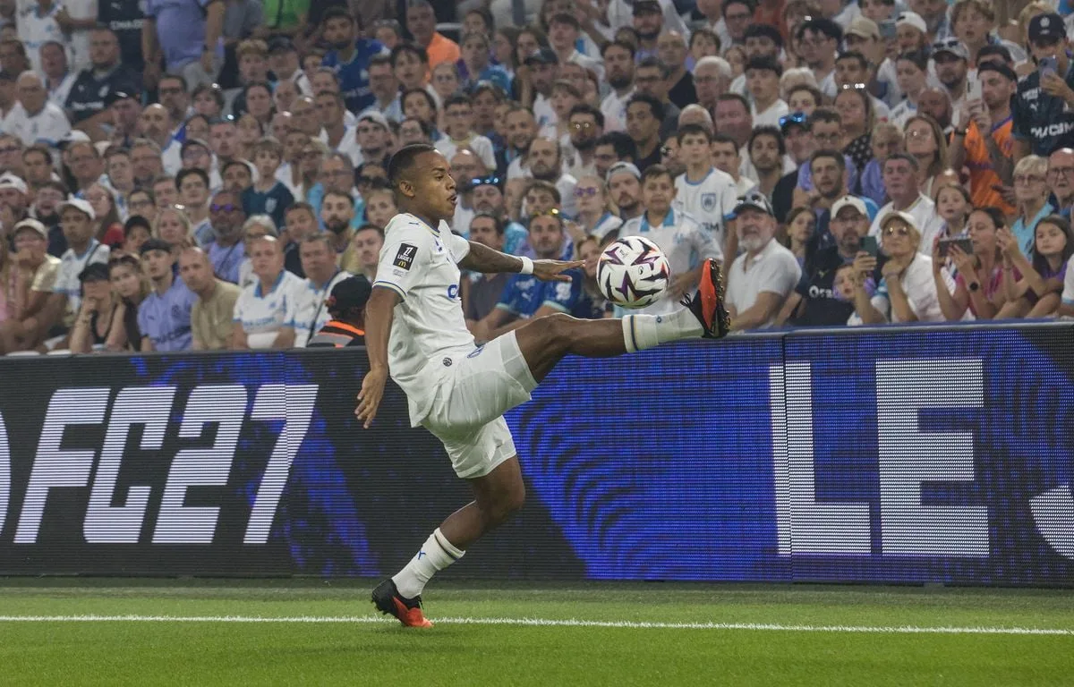 EN DIRECT Mercato 2026 : L'OM toujours sans recrue, Enzo Fernandez se rapproche de City... Suivez le marché des transferts avec nous