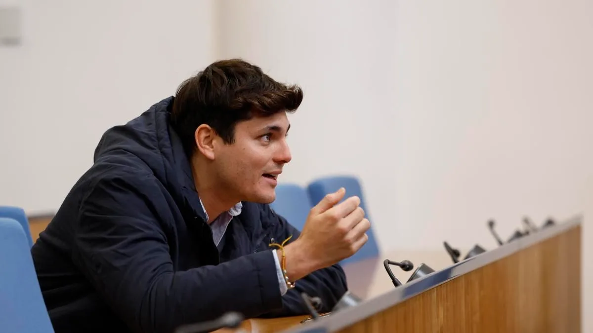 El Congreso retira la credencial de prensa de manera definitiva a Vito Quiles con la abstención del PP