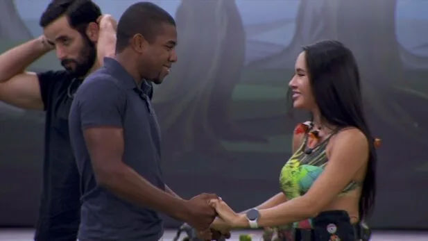 Isabelle Nogueira revela se foi convidada para casamento de Davi Brito e atualiza status da amizade; assista Foto: André Moreira/Brazil News; Reprodução/Instagram)