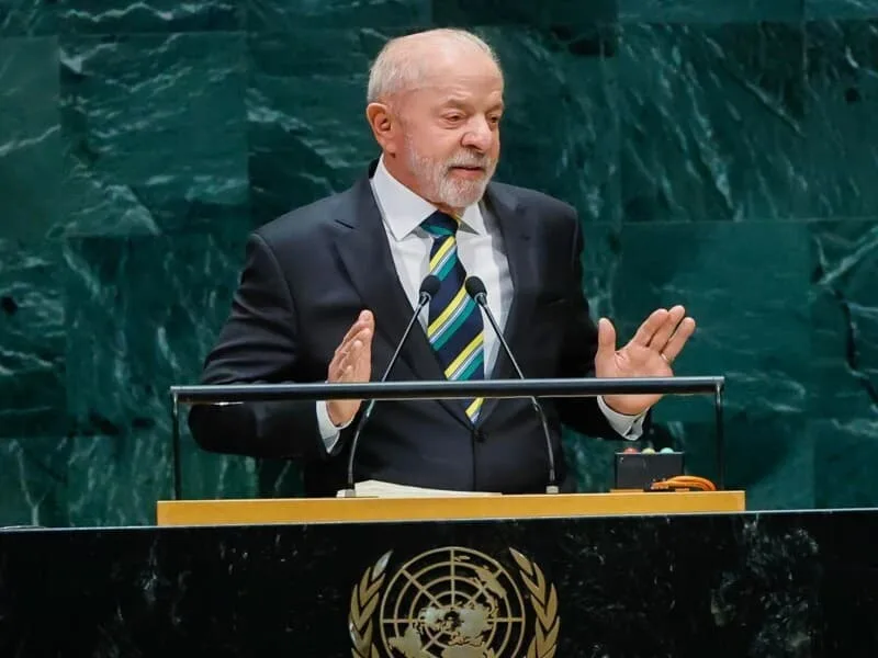 Flávio pede que TSE proíba Lula de usar discurso da ONU em campanha