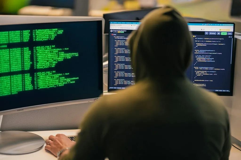 Esta IA es la favorita de los hackers para realizar ciberataques (y no es Claude)