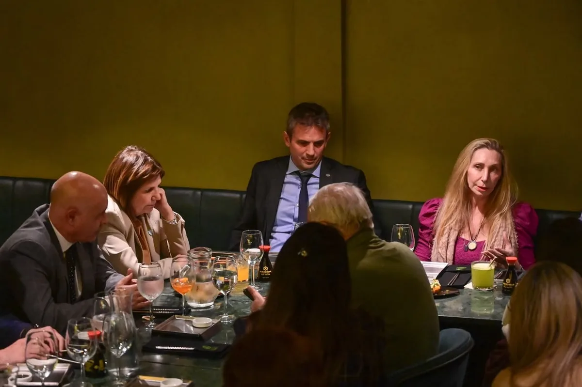 En una cena libertaria, Karina Milei reclamó que todos trabajen por “la reelección del Presidente”, tras los gestos de autonomía de Bullrich
