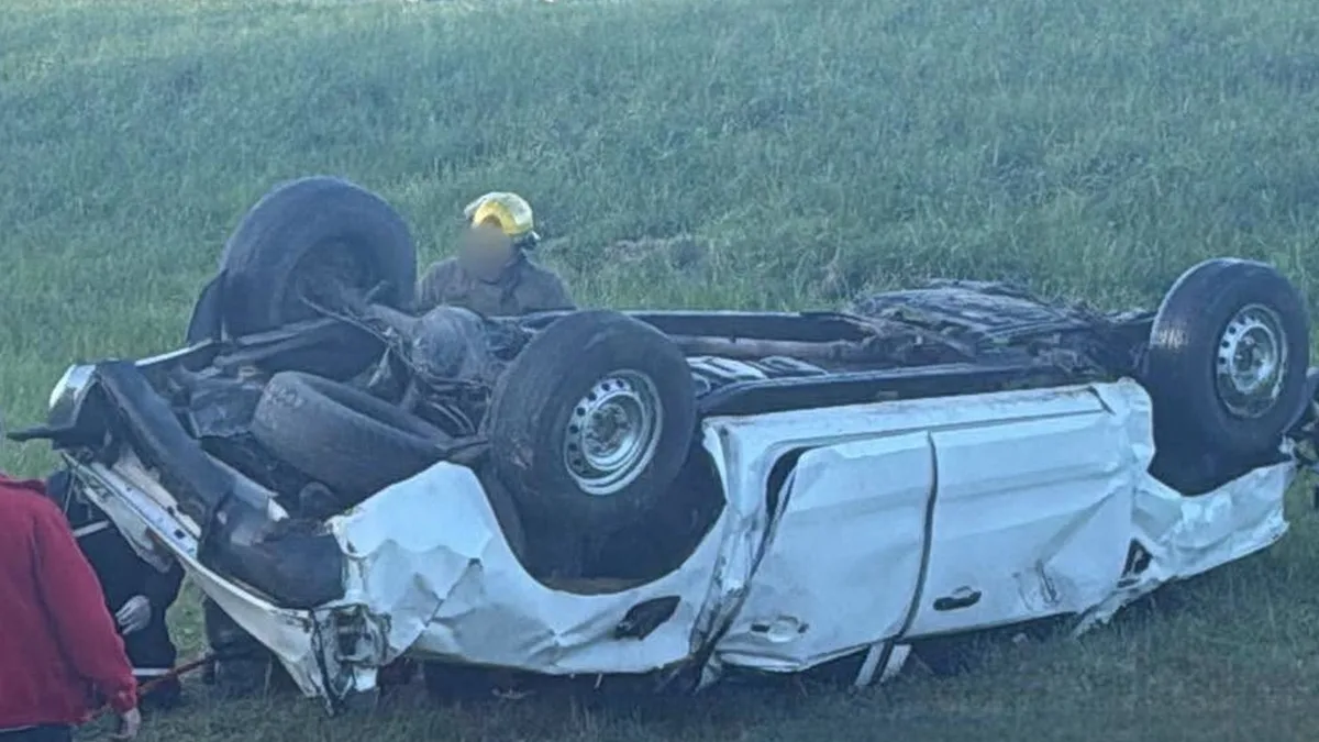 Tragedia en la Ruta 2: dos muertos y dos heridos tras un vuelco cerca de Chascomús