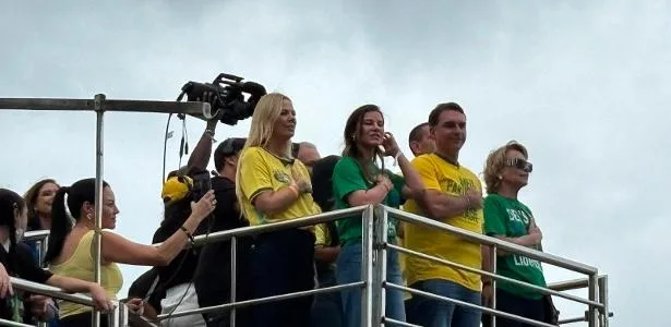 Flávio Bolsonaro fará campanha com colete à prova de balas, diz líder do PL