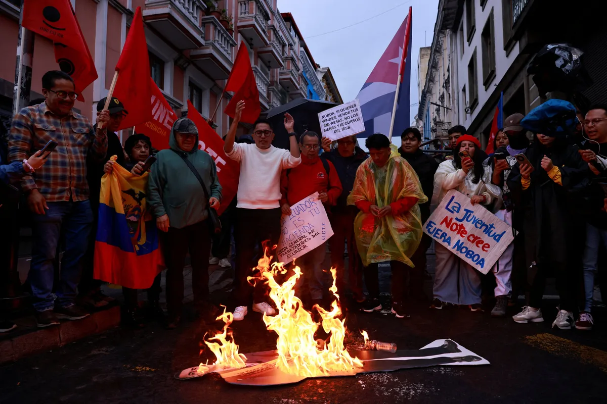 Marchas en tres ciudades de Ecuador exigieron mejoras en salud, educación y seguridad al gobierno de Noboa