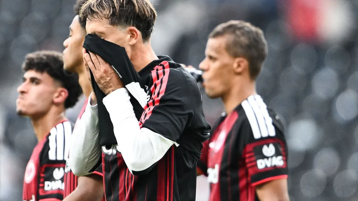 Frankfurter Frust: Hütter macht klar: Koch bleibt Eintracht-Kapitän
