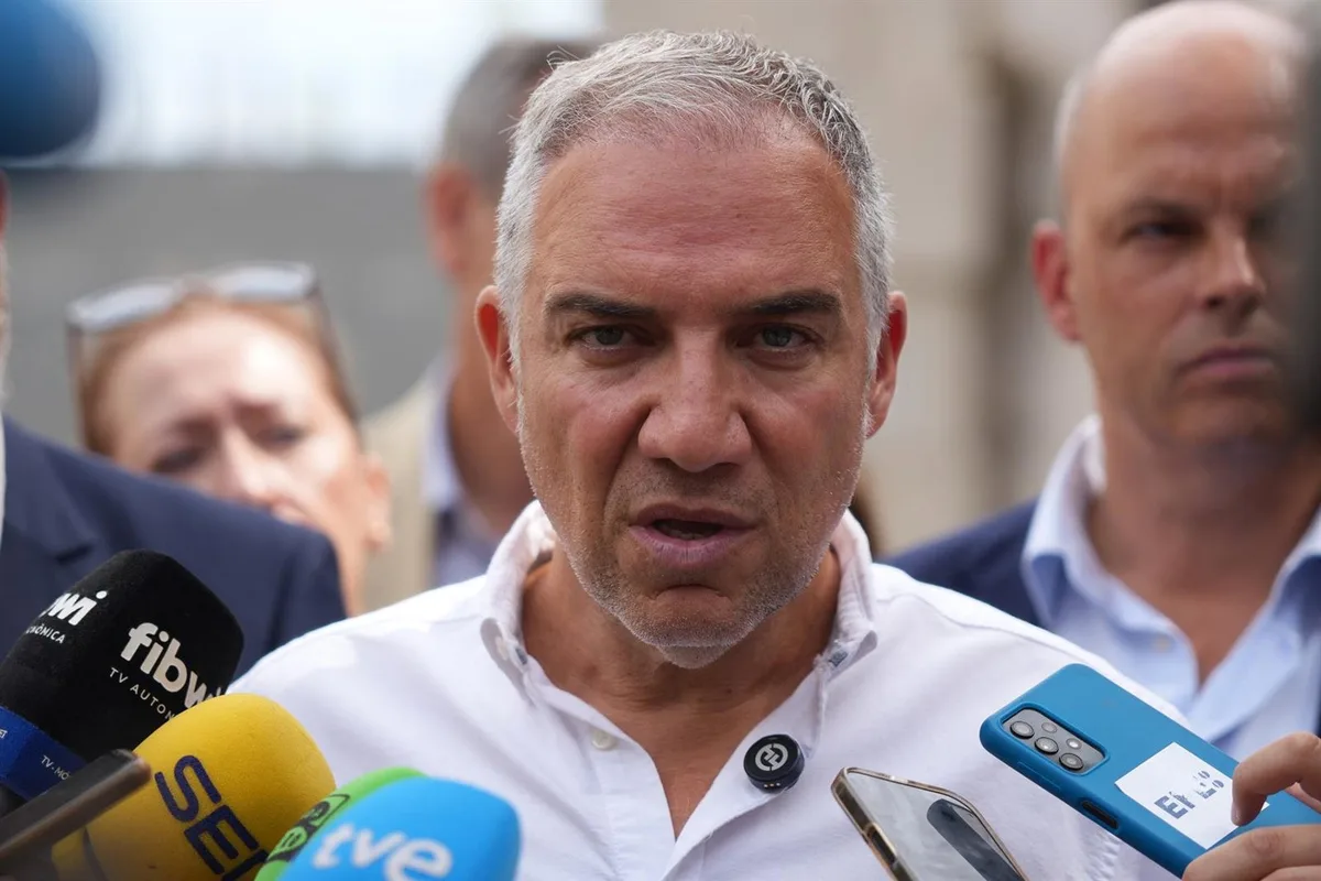 Bendodo subraya que las fronteras "no pueden ser un cachondeo" y con un Gobierno del PP "no será tan fácil violentarlas"