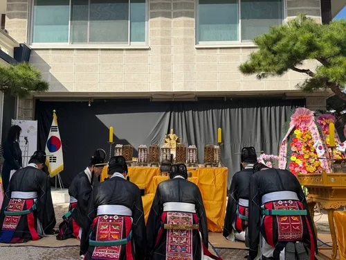 "온누리가 함께하는 우리글"…준수방기념관에 들어선 세종대왕상