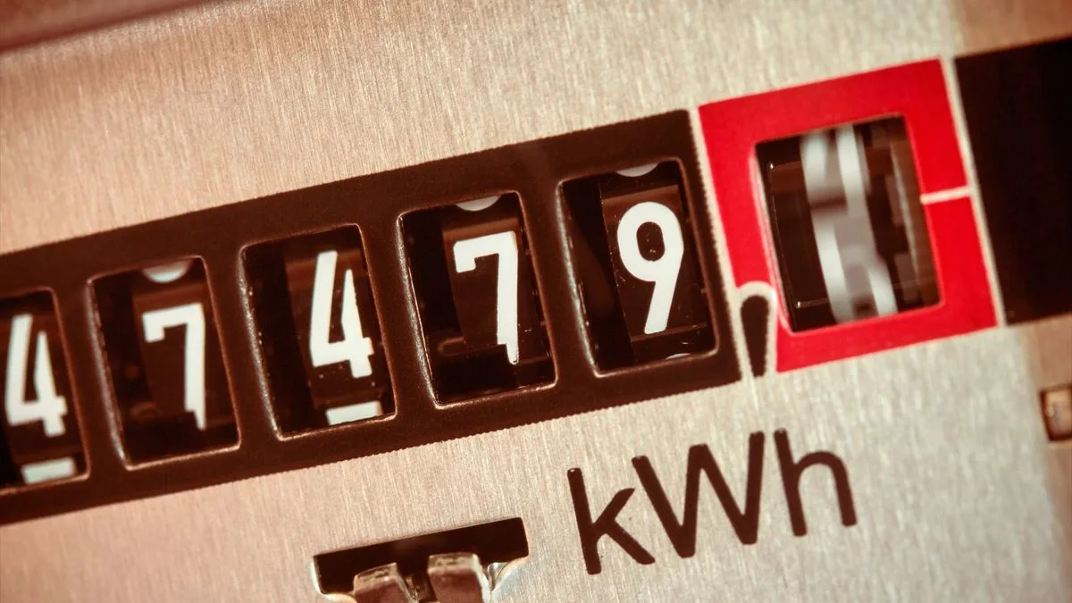 Tarifas de luz y gas desde septiembre: aumentos de hasta 1,75% y nuevo tope de 200 kWh para consumo eléctrico subsidiado