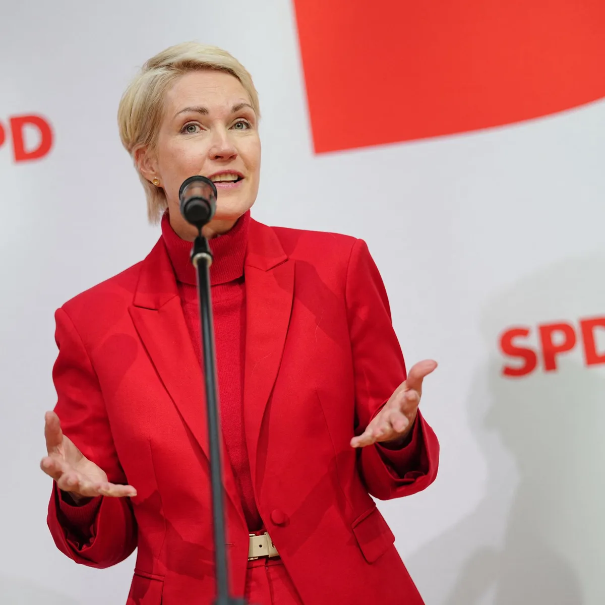 Mecklenburg-Vorpommern - Rot-rot-grüne Koalitionsgespräche vereinbart - Erste Vorhaben sind bekannt